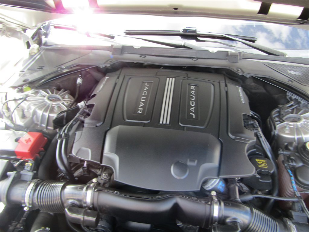 Used 2016 Jaguar XF Prestige RWD image 13