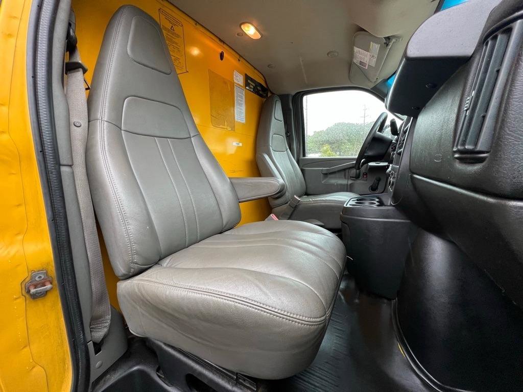 Used 2016 GMC Savana 3500 Extended RWD image 12