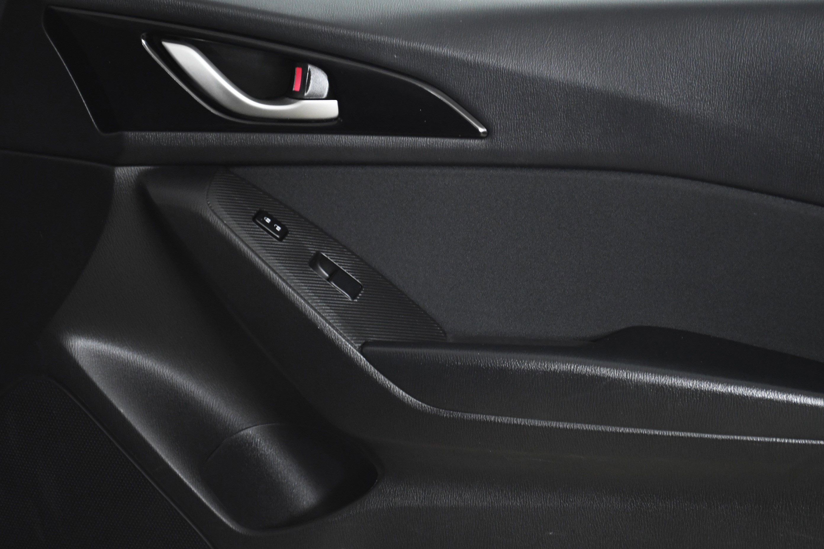 Used 2016 MAZDA MAZDA3 i Sport image 28