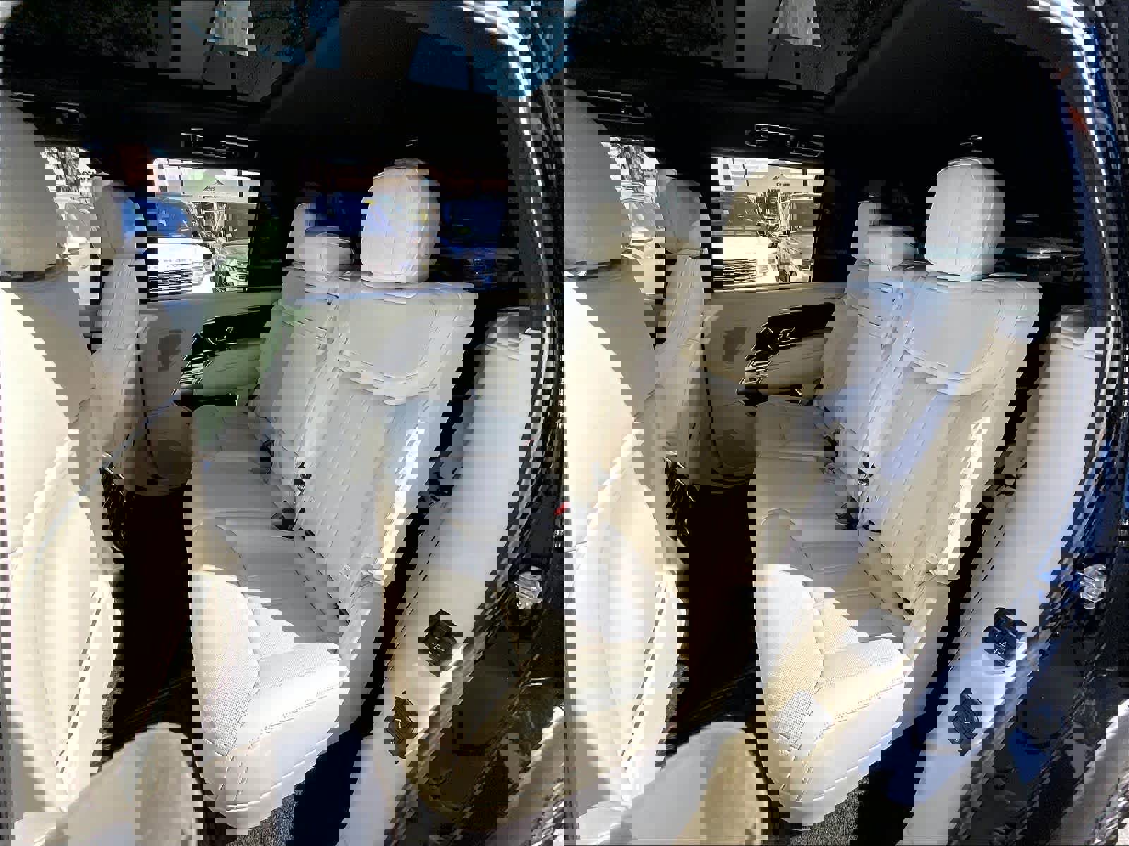 Used 2025 Land Rover Range Rover Long Wheelbase SE image 28