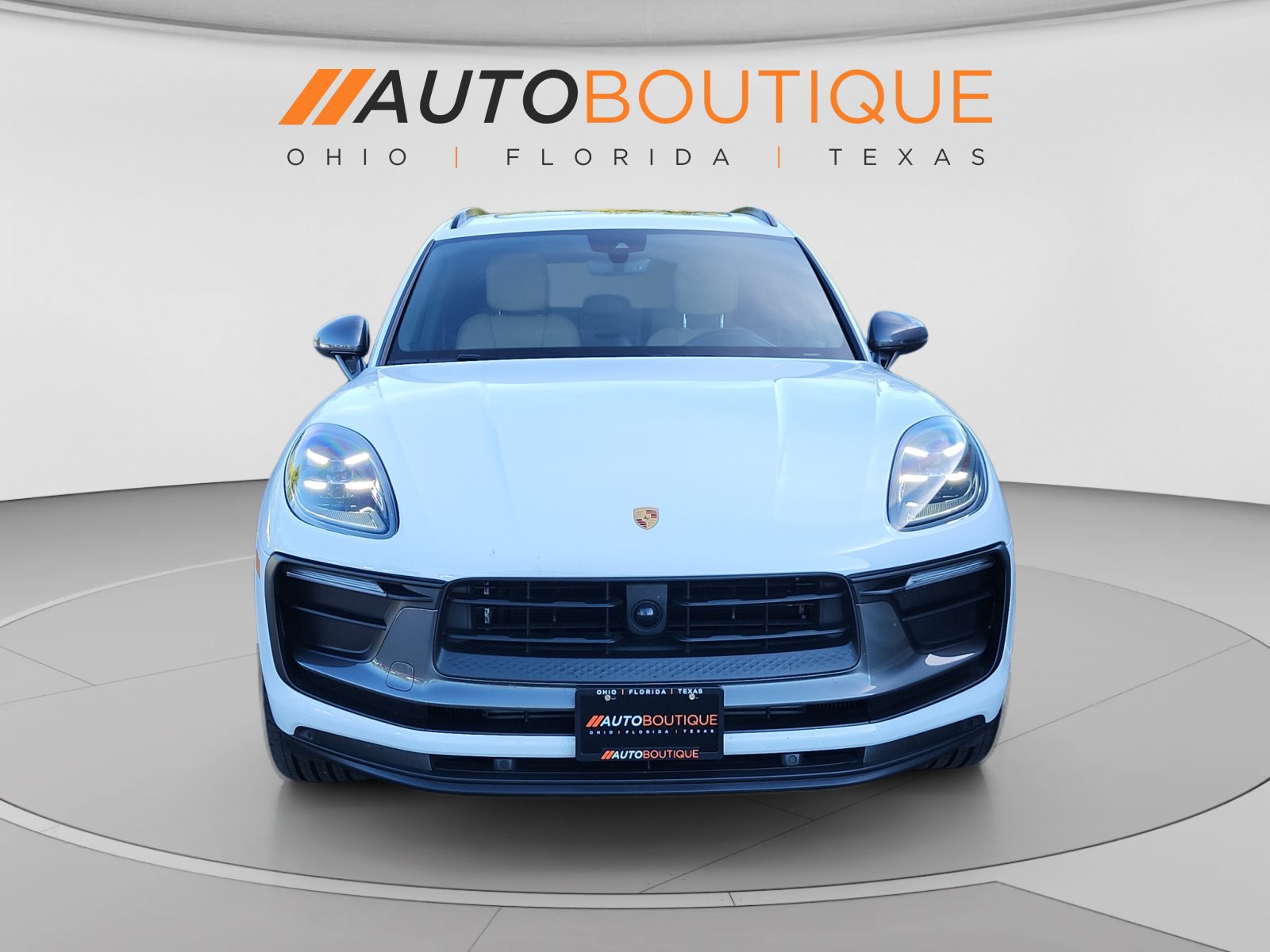 Used 2024 Porsche Macan AWD/4WD image 9