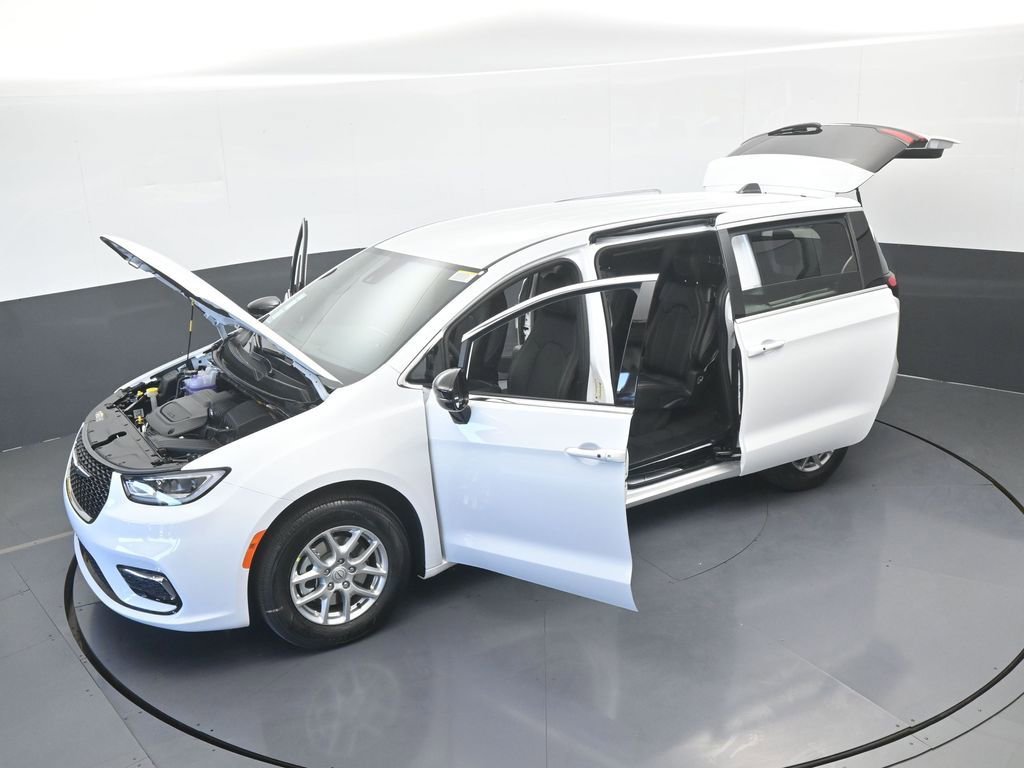 New 2026 Chrysler Pacifica Select FWD image 62