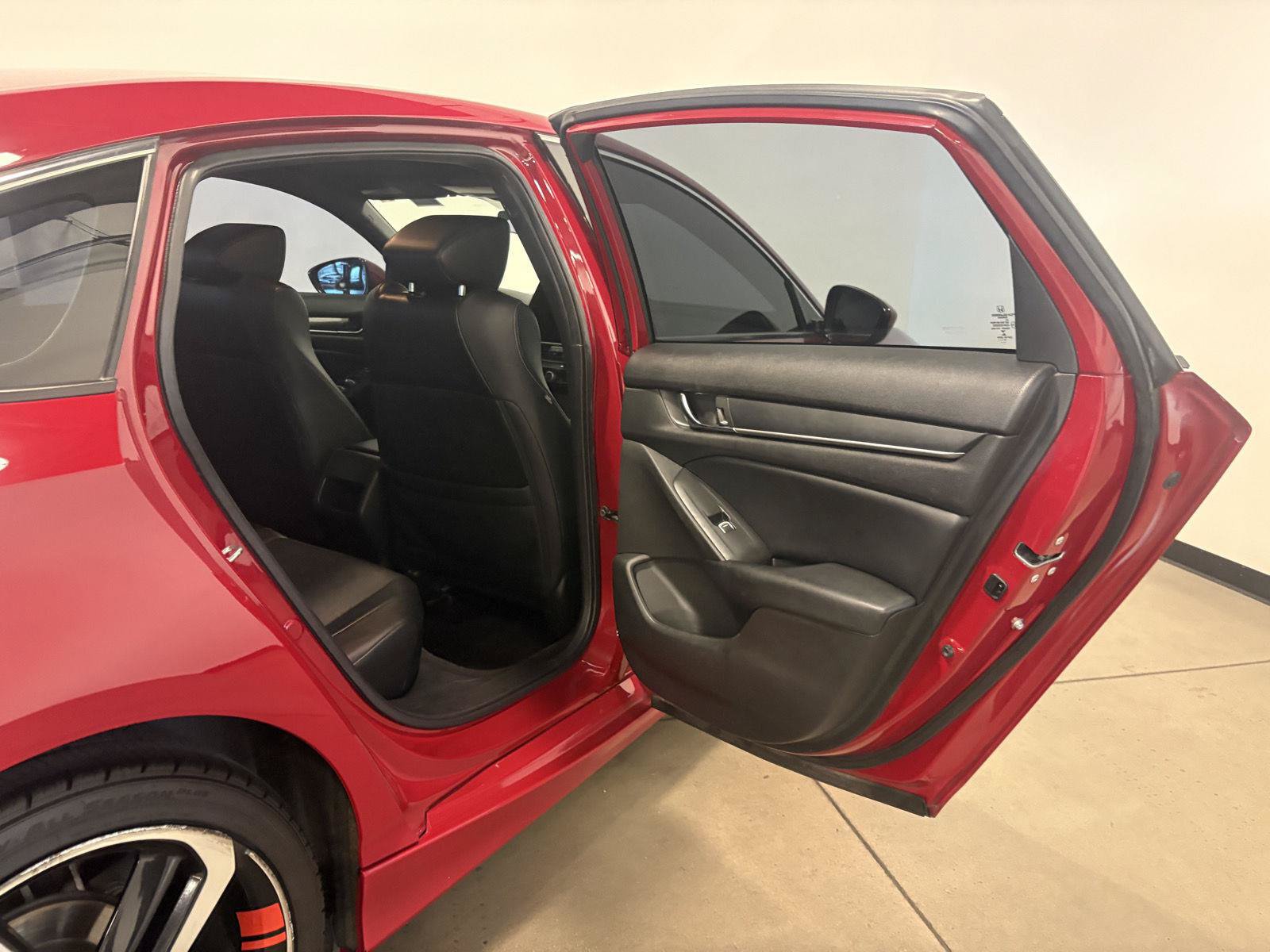 Used 2018 Honda Accord Sport image 35