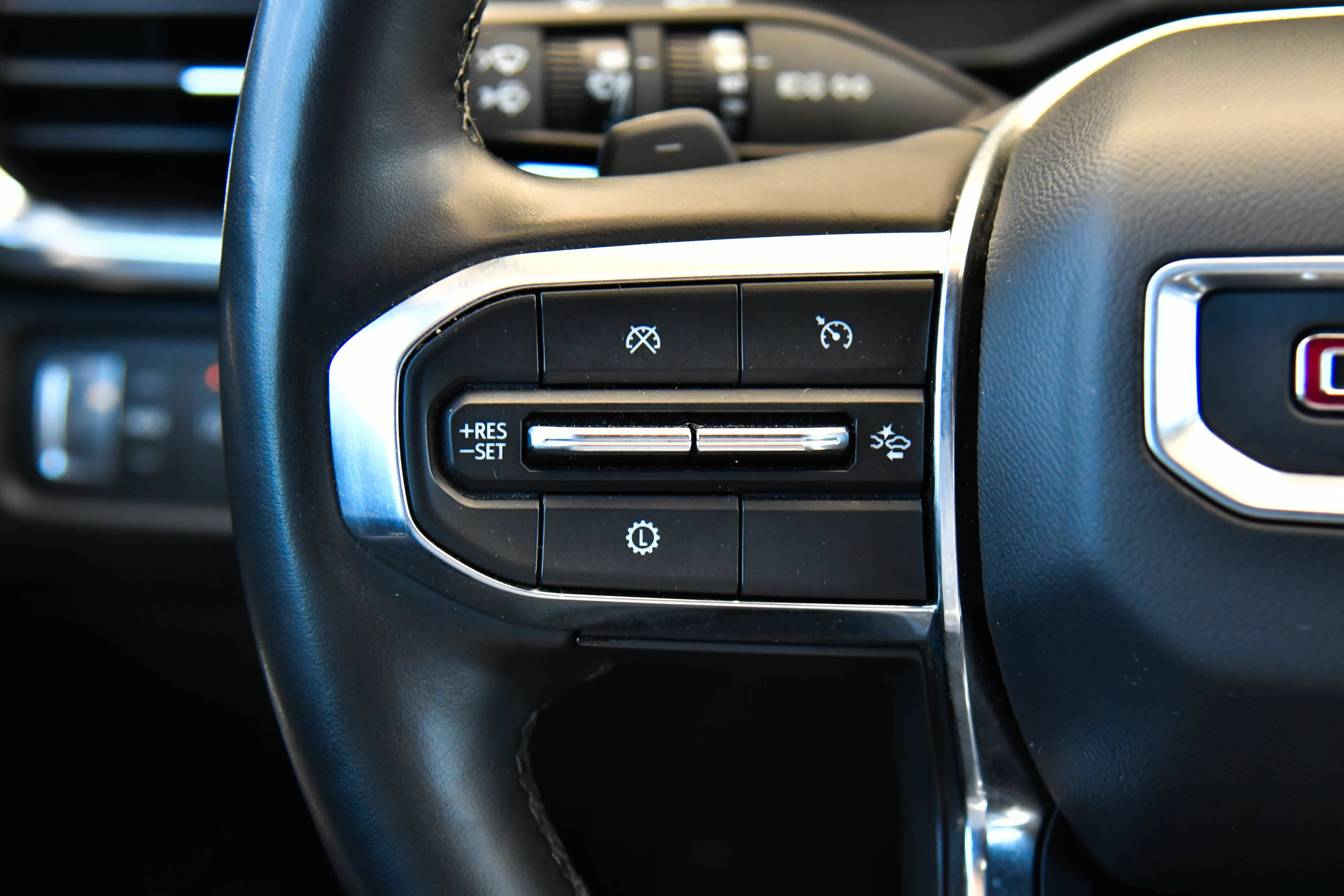 Used 2024 GMC Acadia Elevation FWD image 37