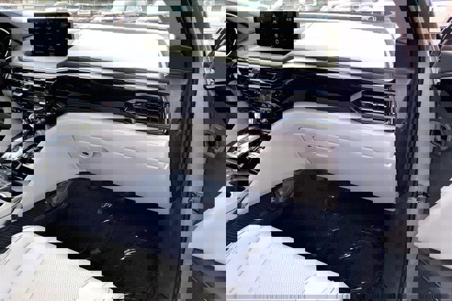 Used 2022 Acura MDX SH-AWD w/ Technology Package image 16