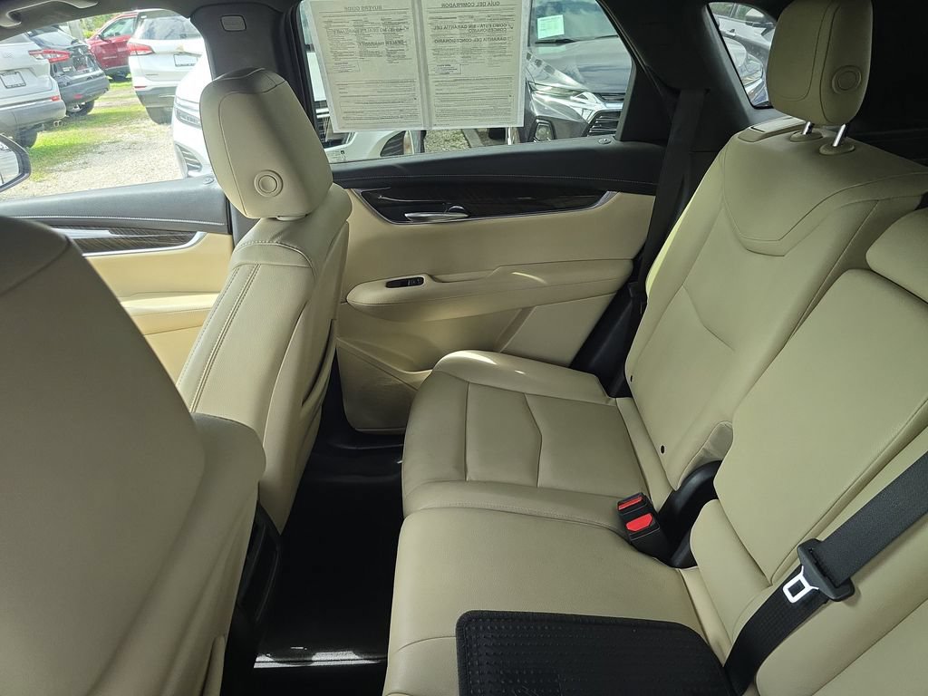 Used 2018 Cadillac XT5 FWD image 12