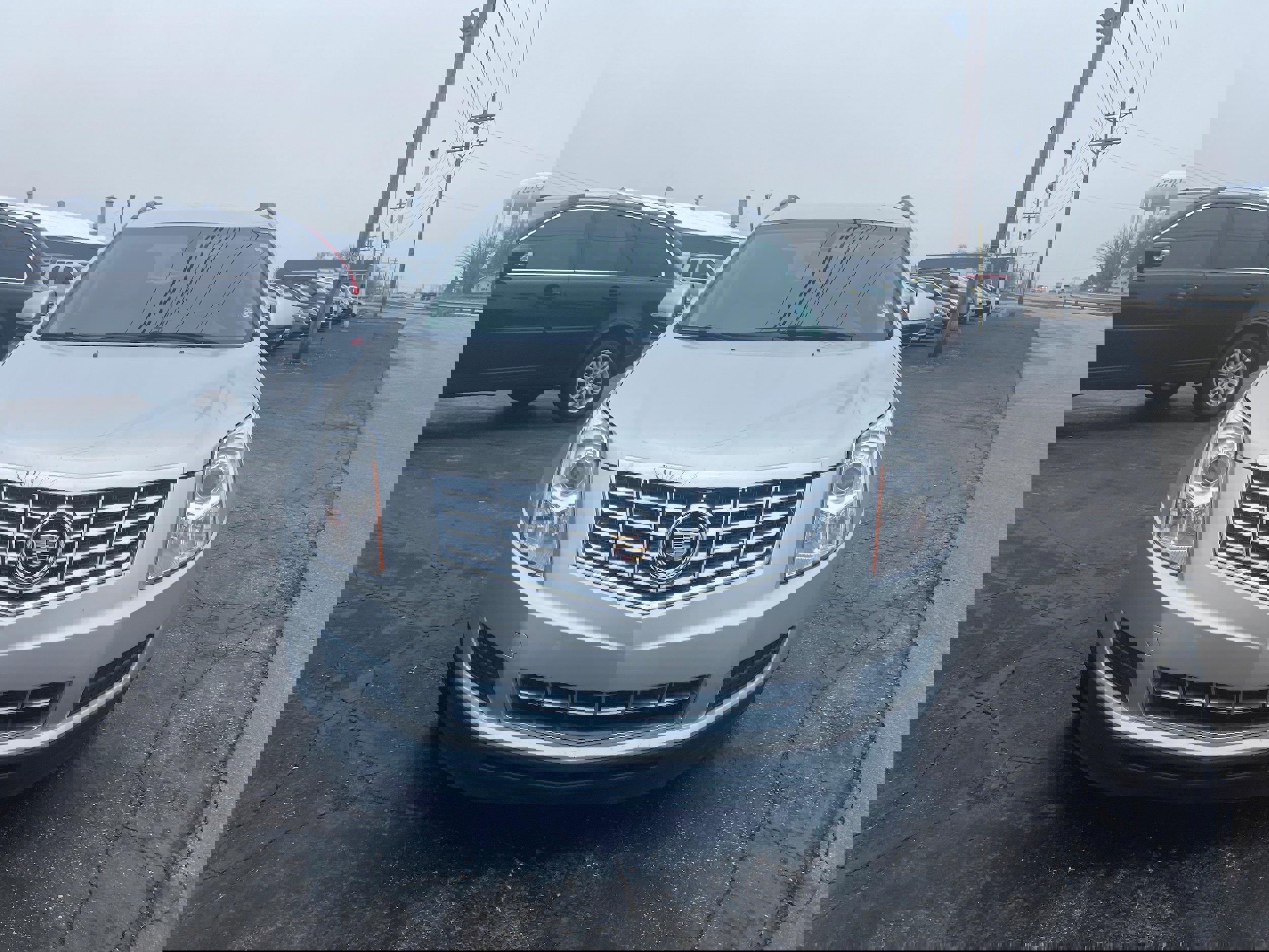 Used 2013 Cadillac SRX image 2