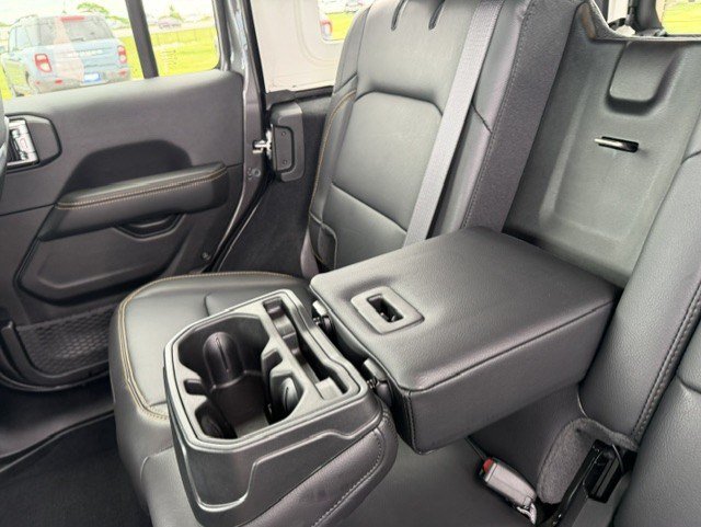 Used 2026 Jeep Wrangler Unlimited Sahara AWD/4WD image 28