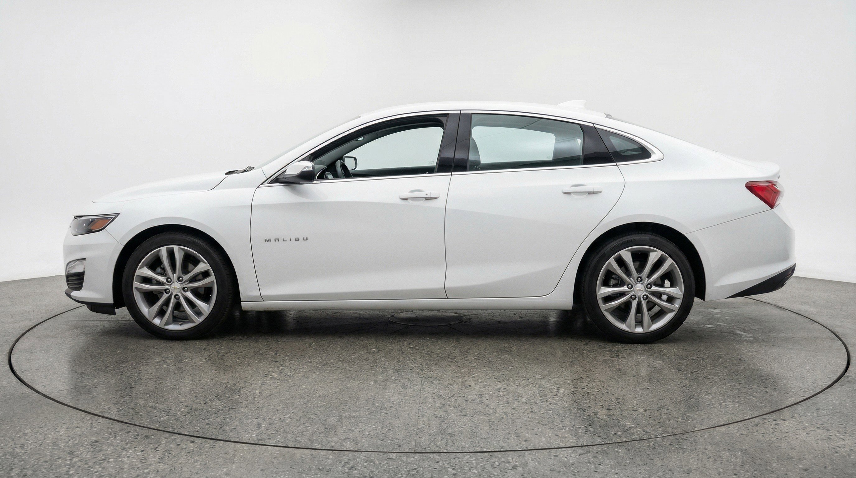 Used 2024 Chevrolet Malibu LT FWD image 5