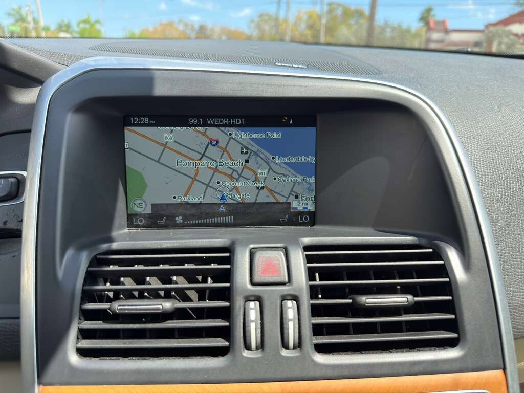 Used 2015 Volvo XC60 T5 Platinum image 17