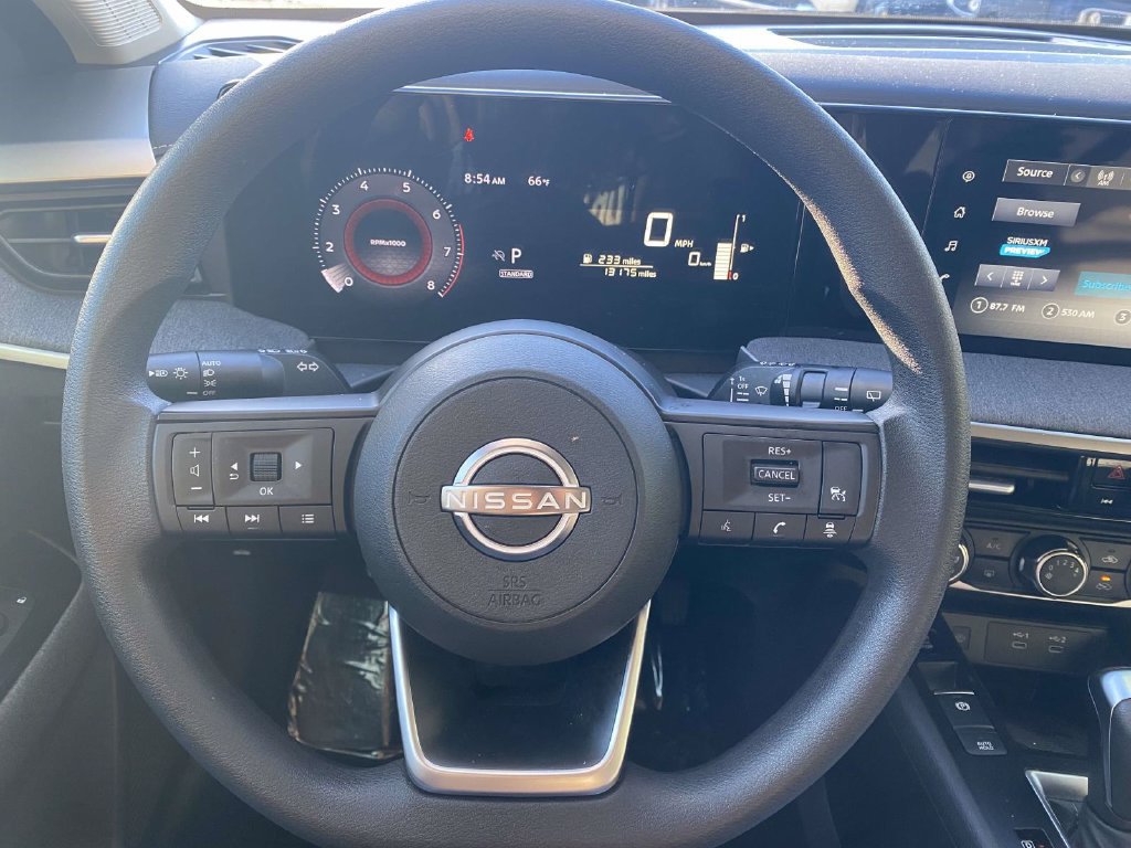 Used 2025 Nissan Kicks SV FWD image 16