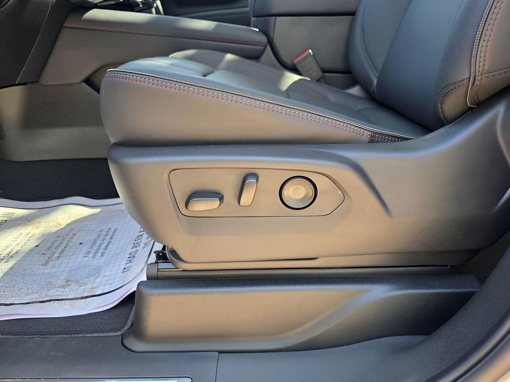 New 2026 Chevrolet Suburban RST image 22