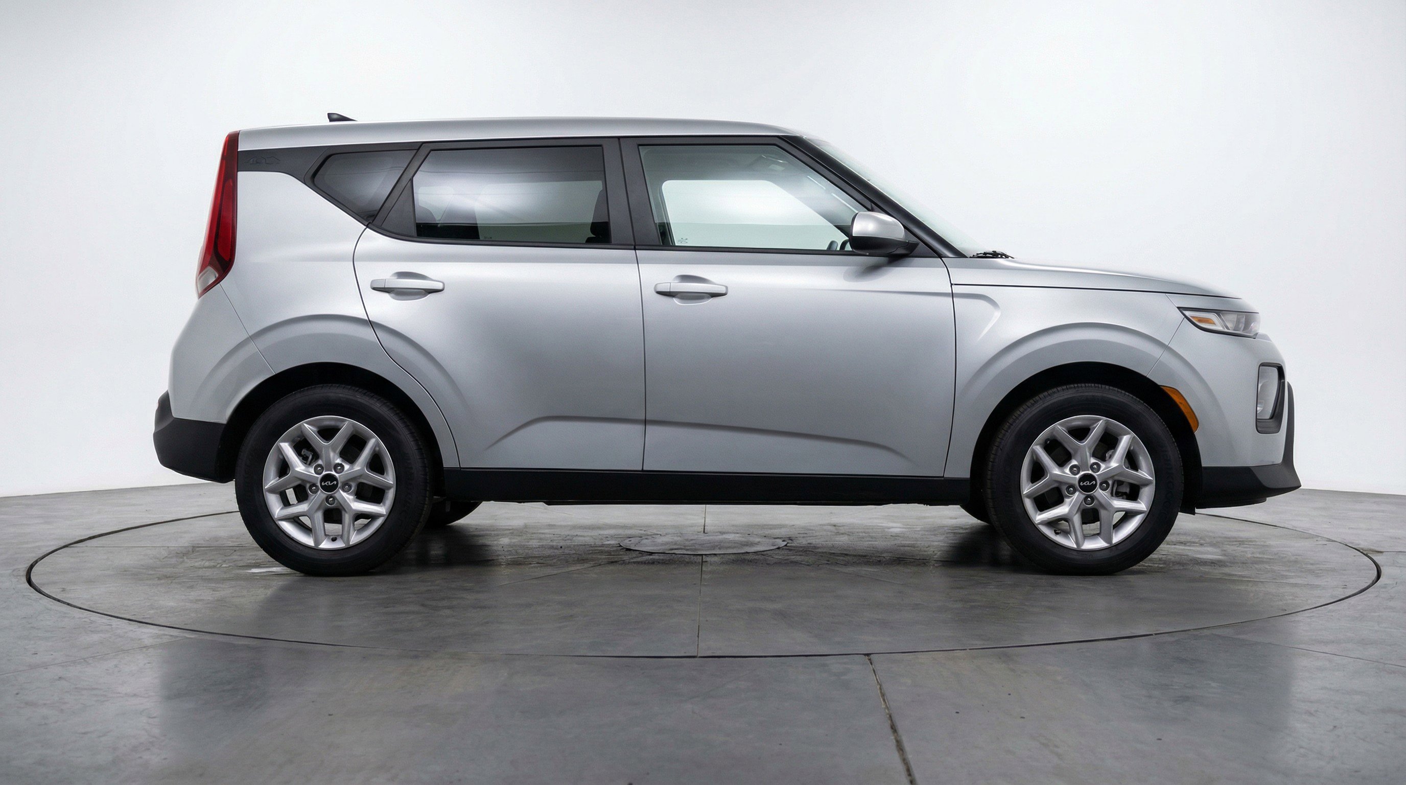 Used 2025 Kia Soul LX w/ LX Technology Package image 11