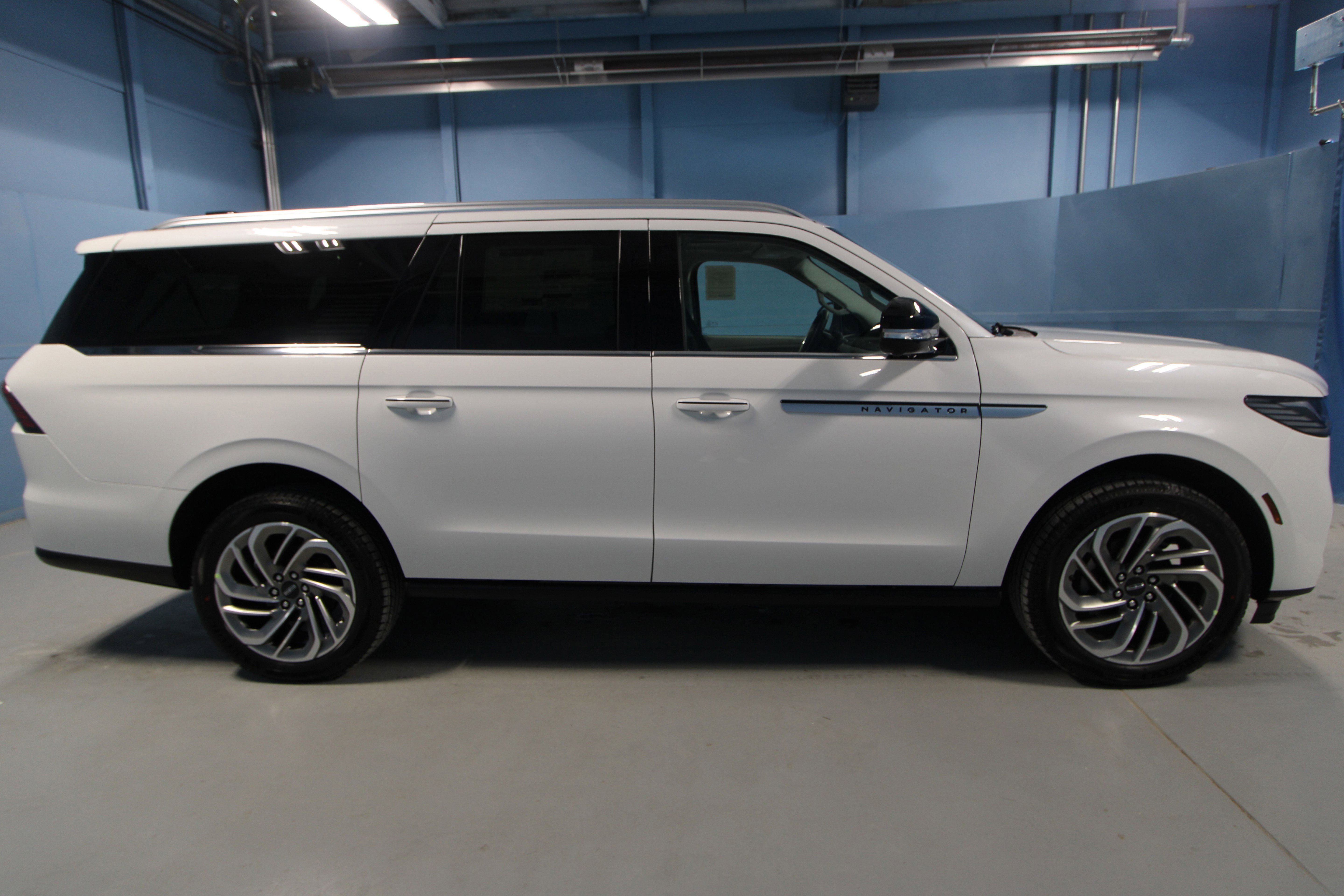 New 2026 Lincoln Navigator L Reserve AWD/4WD image 34