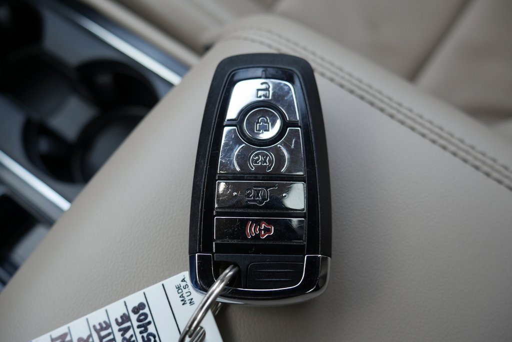 Used 2022 Lincoln Corsair Reserve w/ Equipment Group 201A image 19