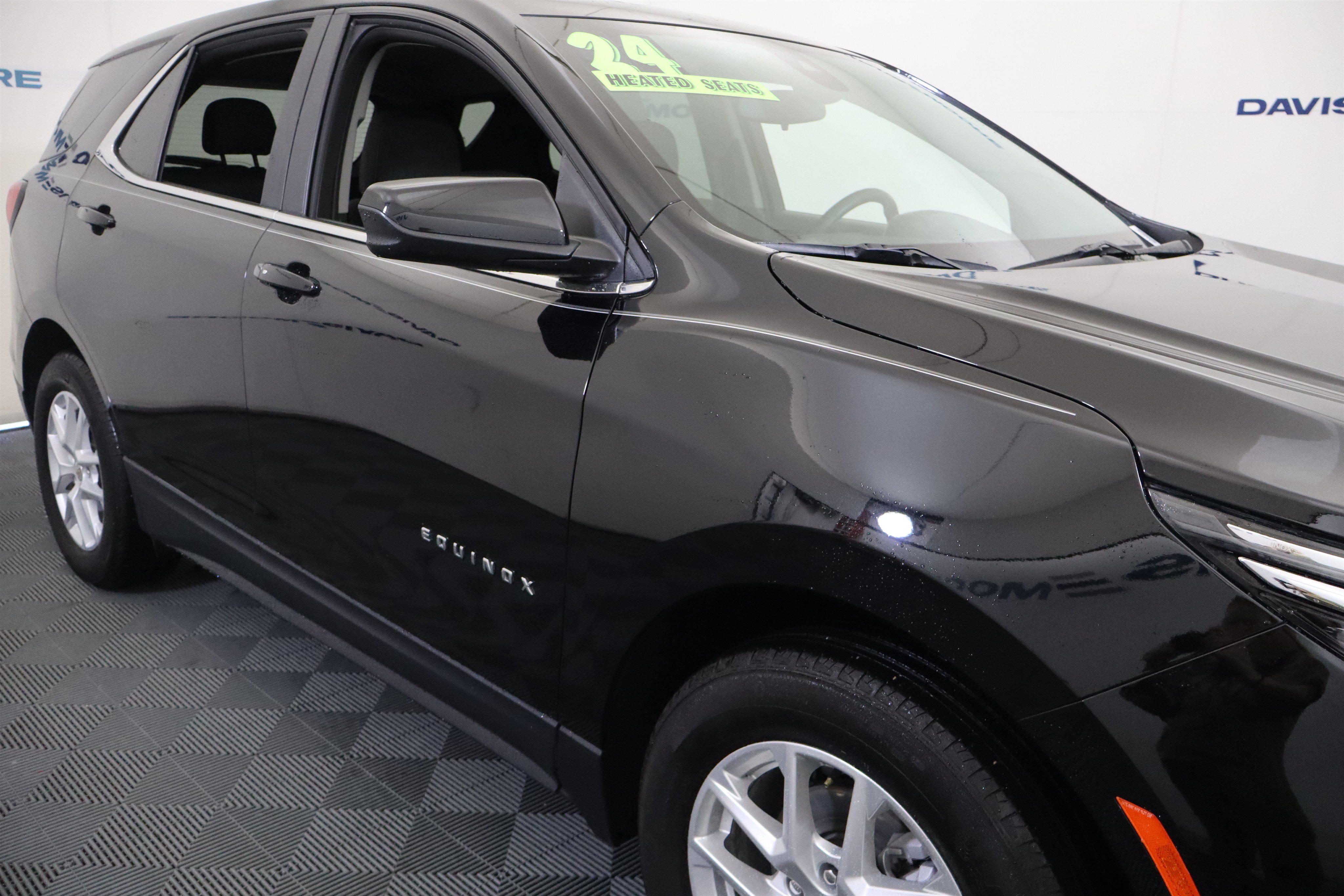 Used 2024 Chevrolet Equinox LT w/ LPO, Floor Liner Package FWD image 5
