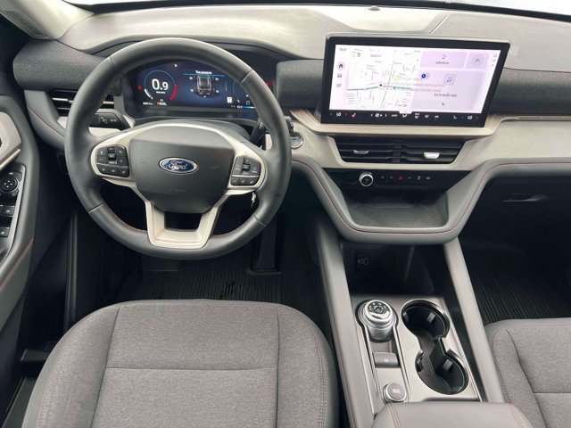 Used 2026 Ford Explorer Active AWD/4WD image 17