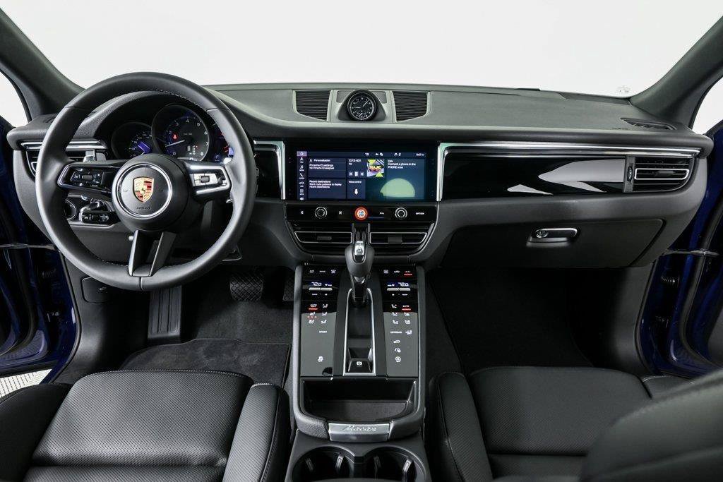 Used 2026 Porsche Macan AWD/4WD image 19