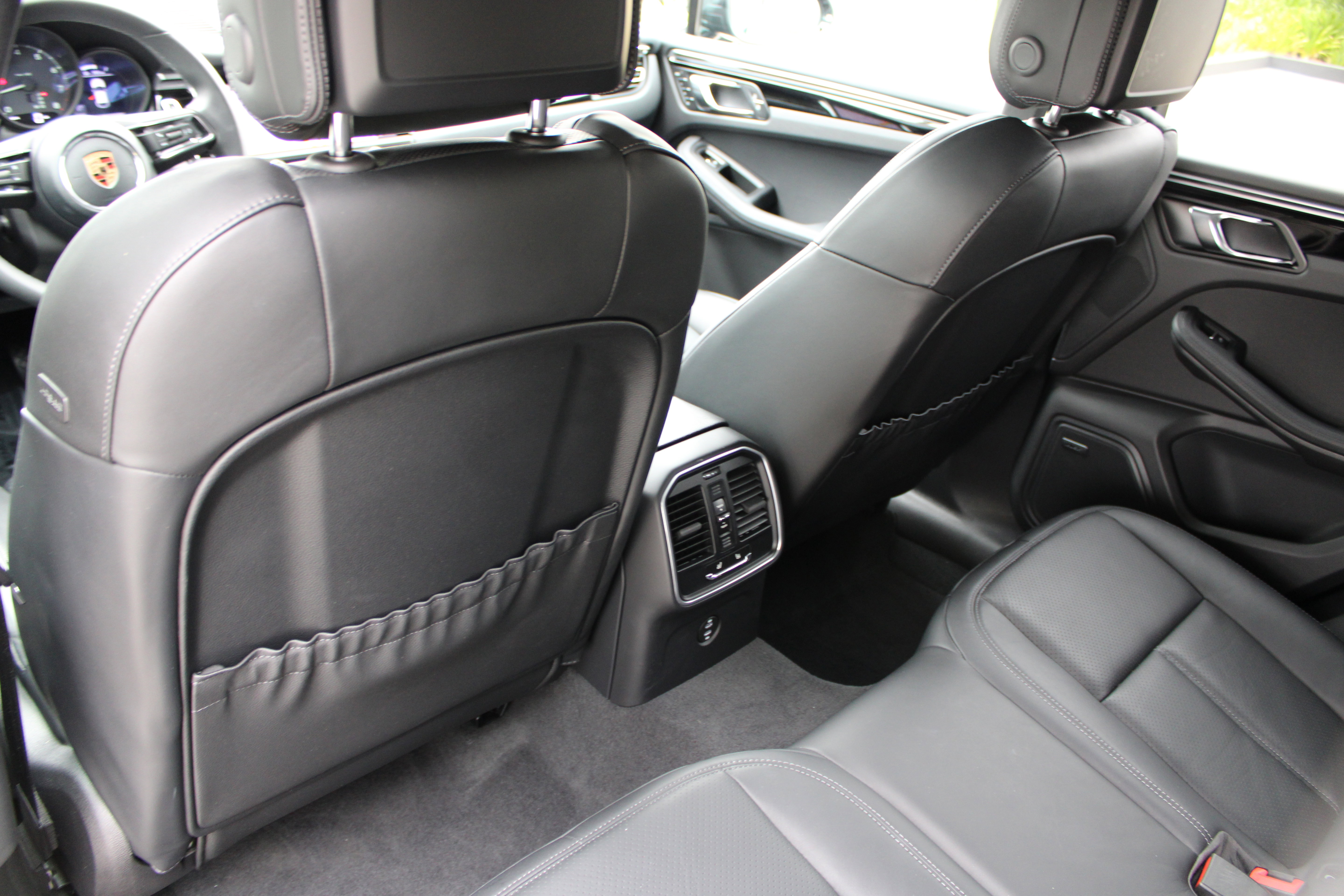 Certified 2026 Porsche Macan AWD/4WD image 29