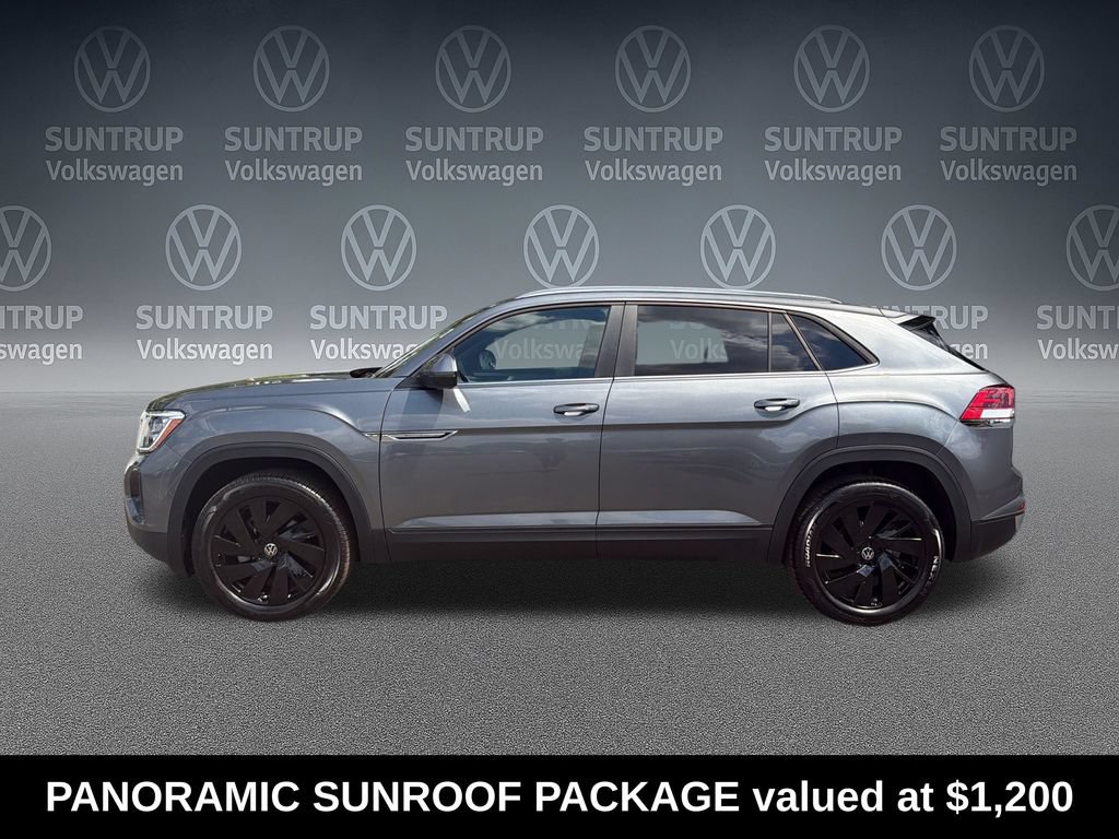 Used 2025 Volkswagen Atlas Cross Sport SE w/ Panoramic Sunroof Package FWD image 2