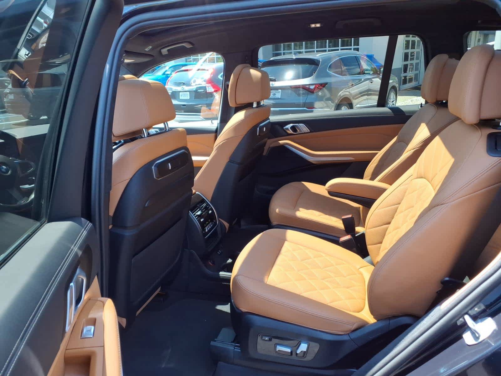 Used 2024 BMW X7 xDrive40i w/ M Sport Package AWD/4WD image 24