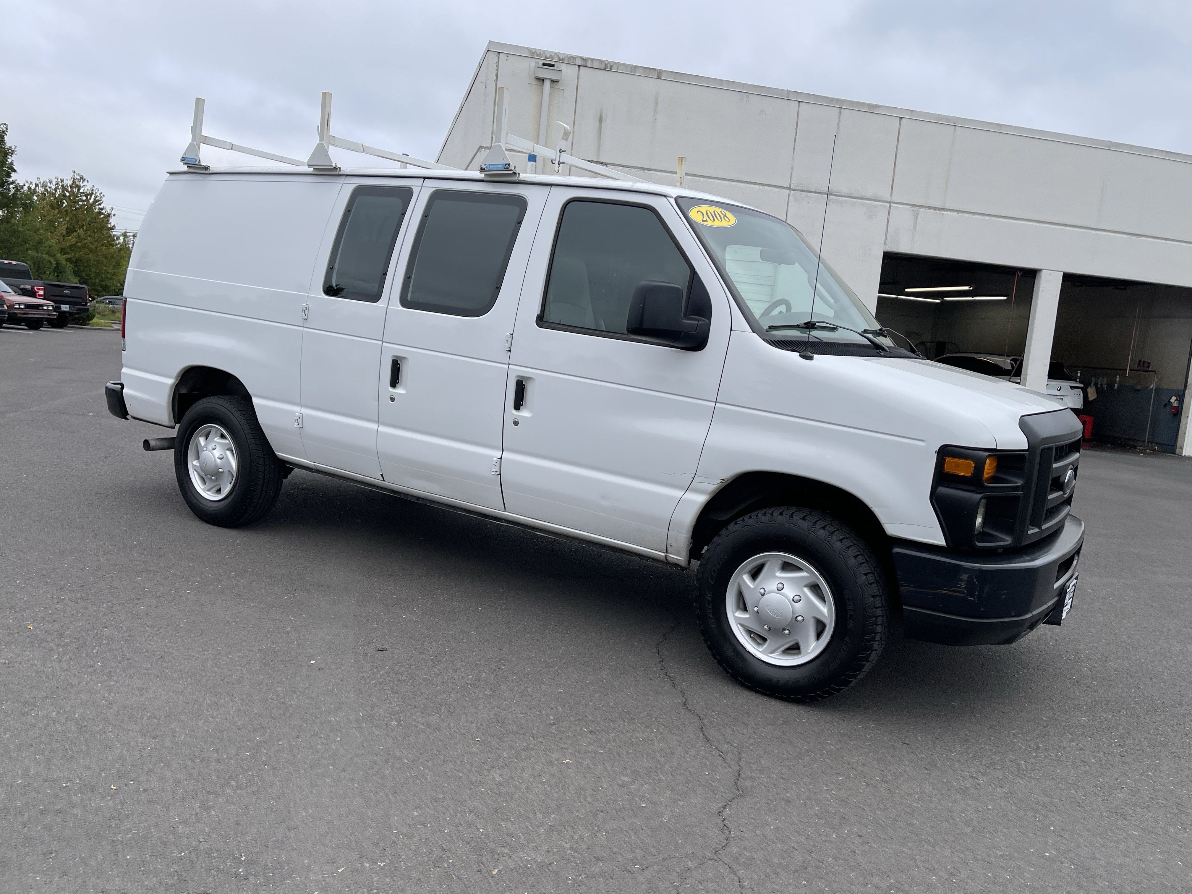Used 2008 Ford E-250 and Econoline 250 RWD image 10
