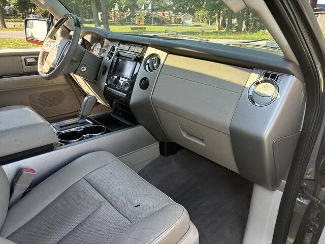 Used 2013 Ford Expedition Limited AWD/4WD image 22