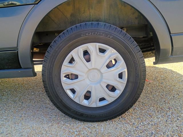 Used 2018 Ford Transit 350 XLT image 19