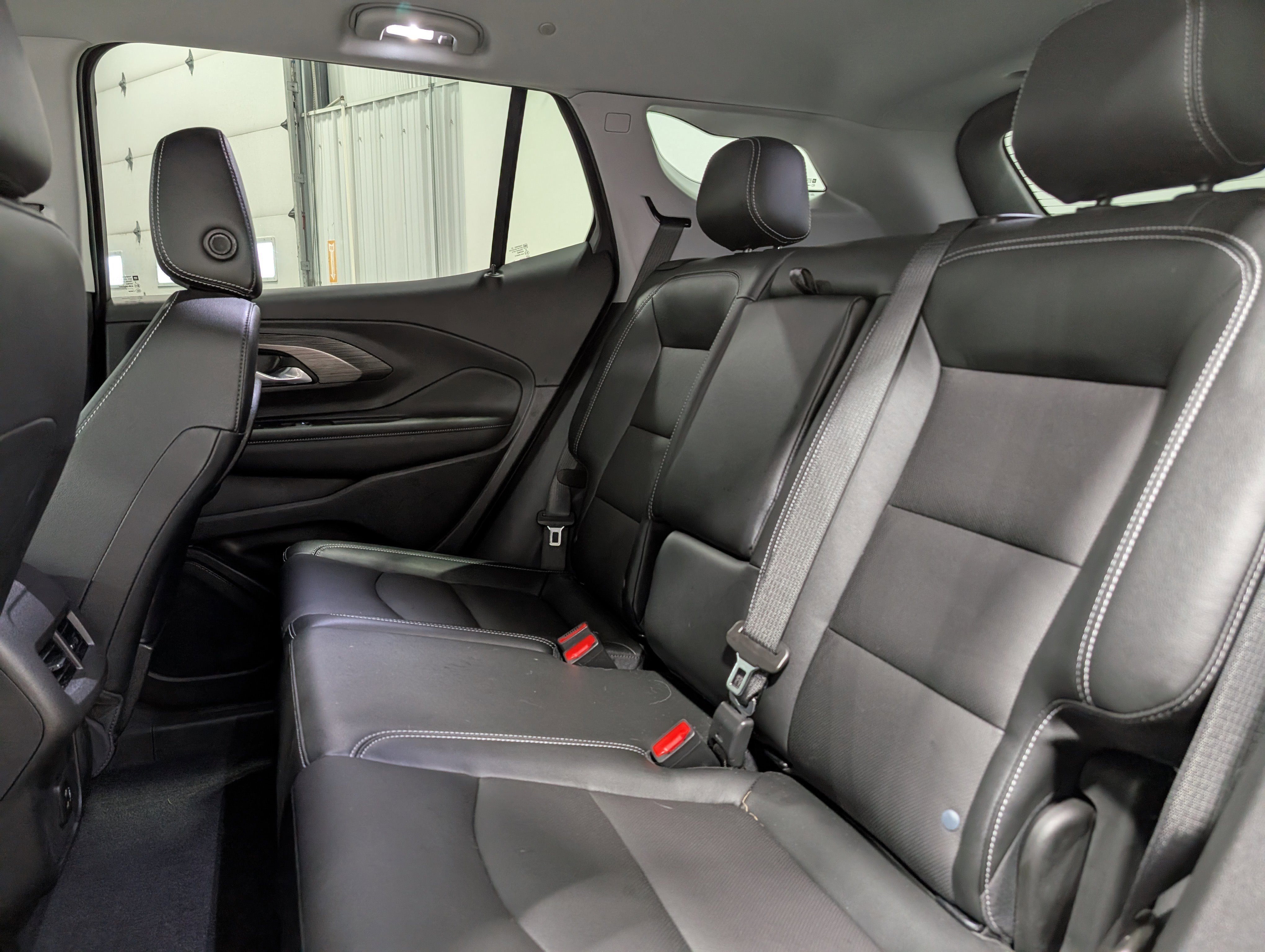 Used 2023 GMC Terrain SLT w/ Infotainment Package II image 16