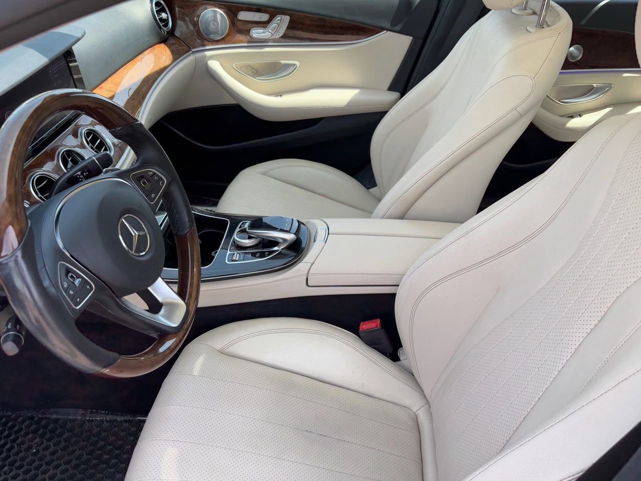 Used 2017 Mercedes-Benz E 400 4MATIC Wagon image 17
