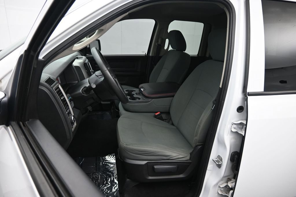 Used 2015 RAM 1500 Express AWD/4WD image 16