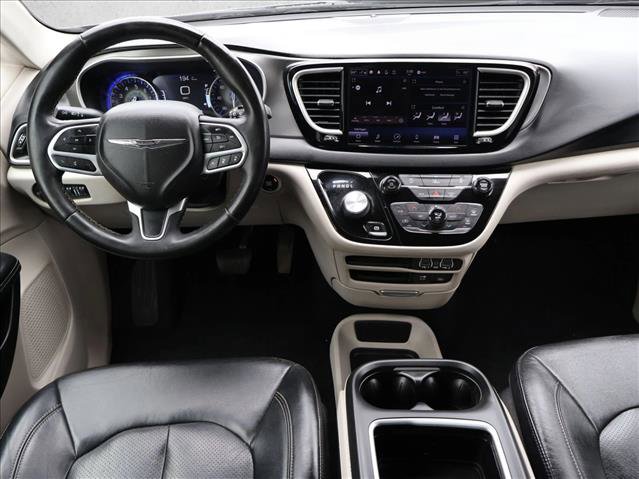 Used 2022 Chrysler Pacifica Touring-L FWD image 20