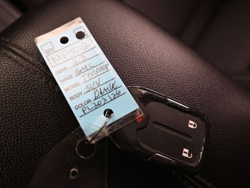 Used 2023 GMC Terrain SLE image 27