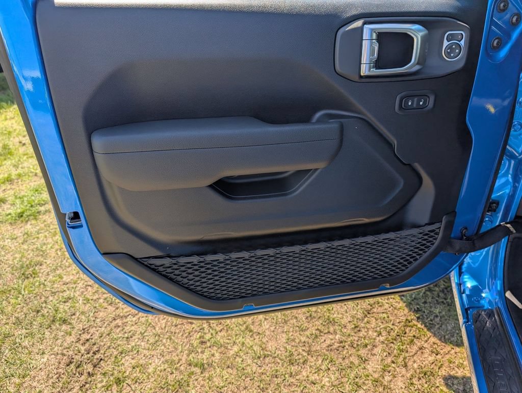 New 2026 Jeep Gladiator Sport AWD/4WD image 9