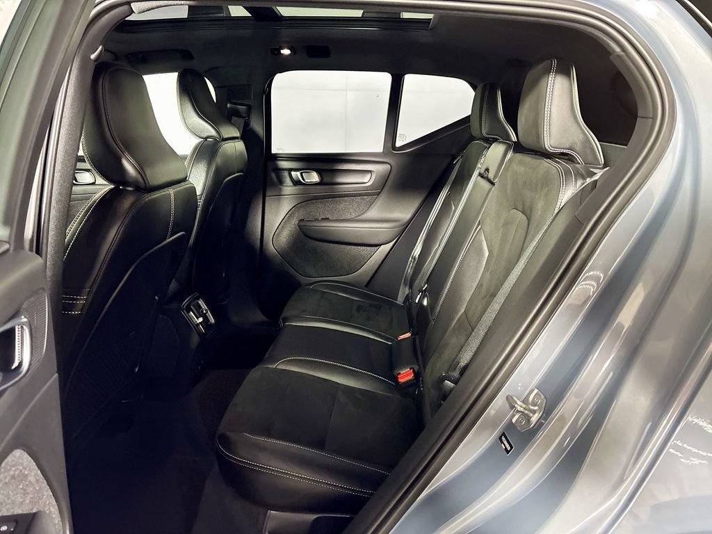 Used 2022 Volvo XC40 P8 Recharge Ultimate AWD/4WD image 21