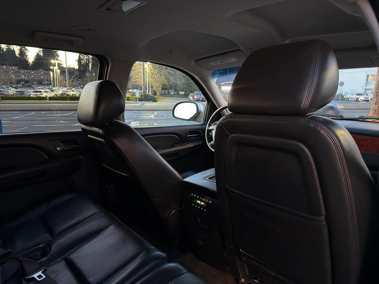 Used 2013 Chevrolet Suburban LTZ image 23