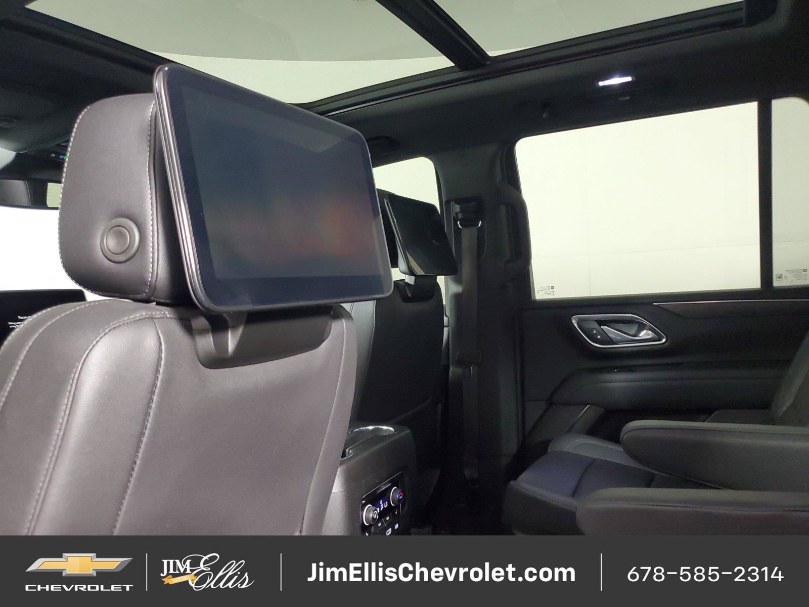 Used 2023 Chevrolet Tahoe Z71 w/ Luxury Package AWD/4WD image 14