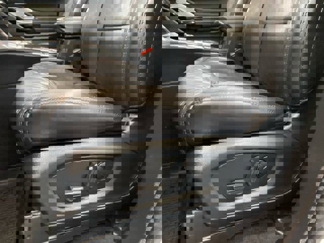 Used 2023 Ford Explorer Platinum w/ Technology Package image 17