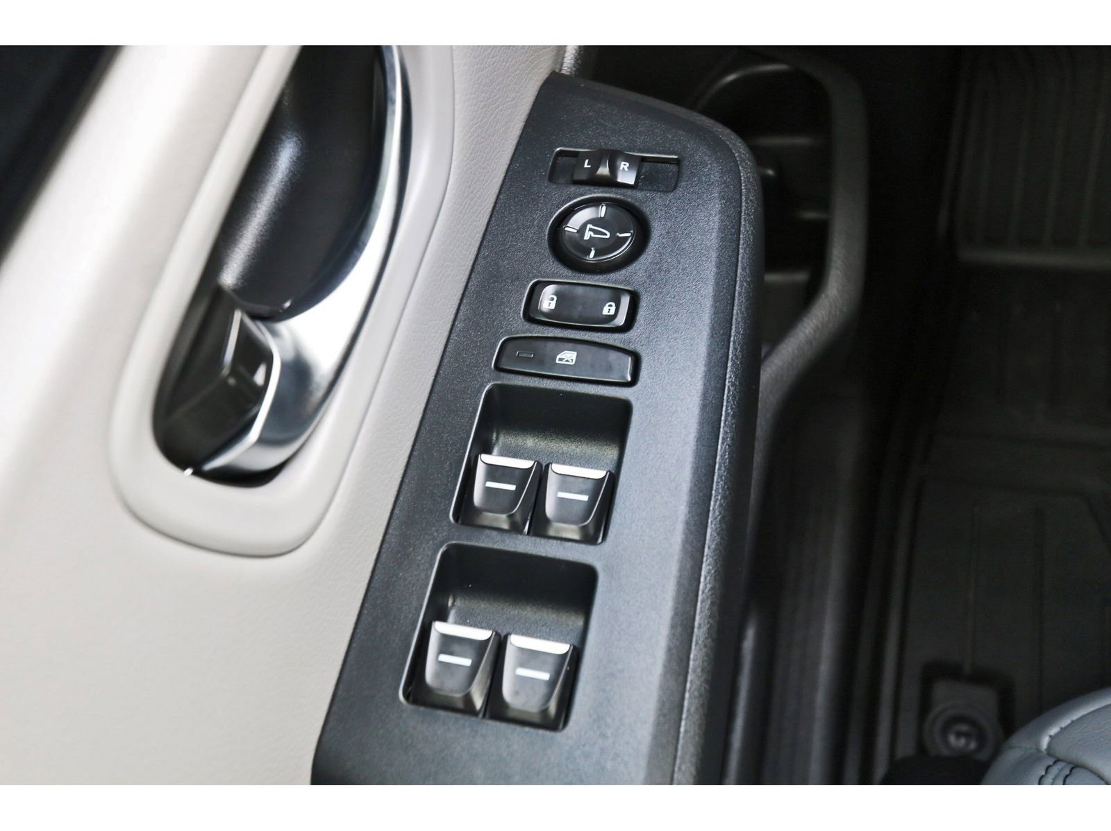 Used 2025 Honda Pilot EX-L image 23