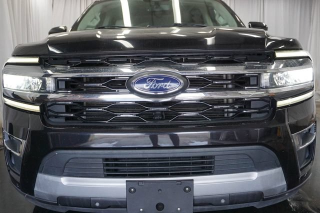 Used 2024 Ford Expedition Limited AWD/4WD image 3