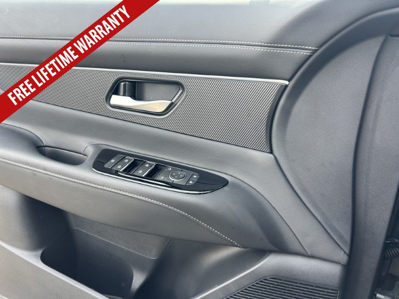 Used 2025 Nissan Murano SV AWD/4WD image 18