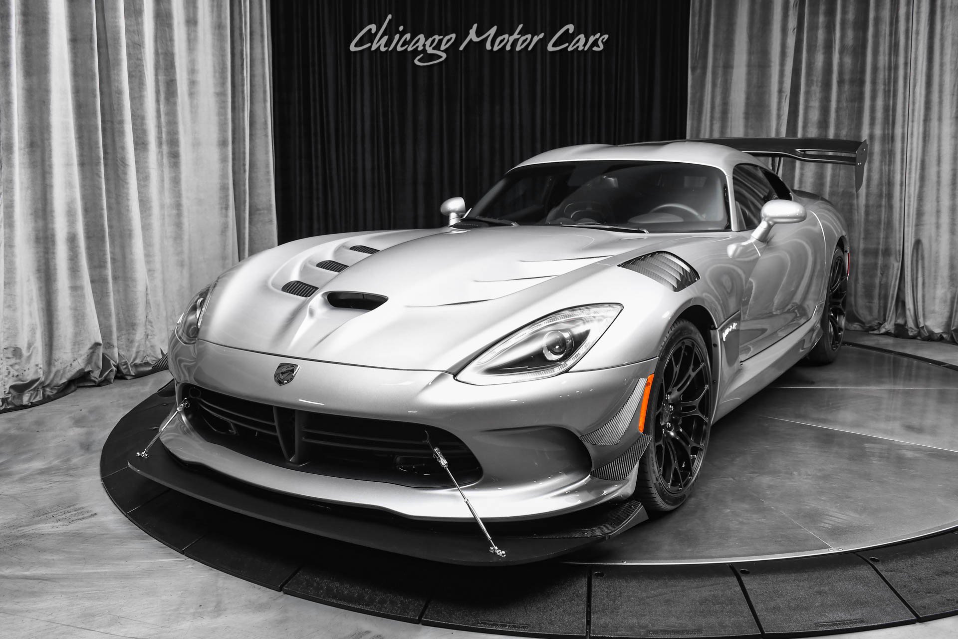 Used 2015 Dodge Viper SRT-10 RWD image 2