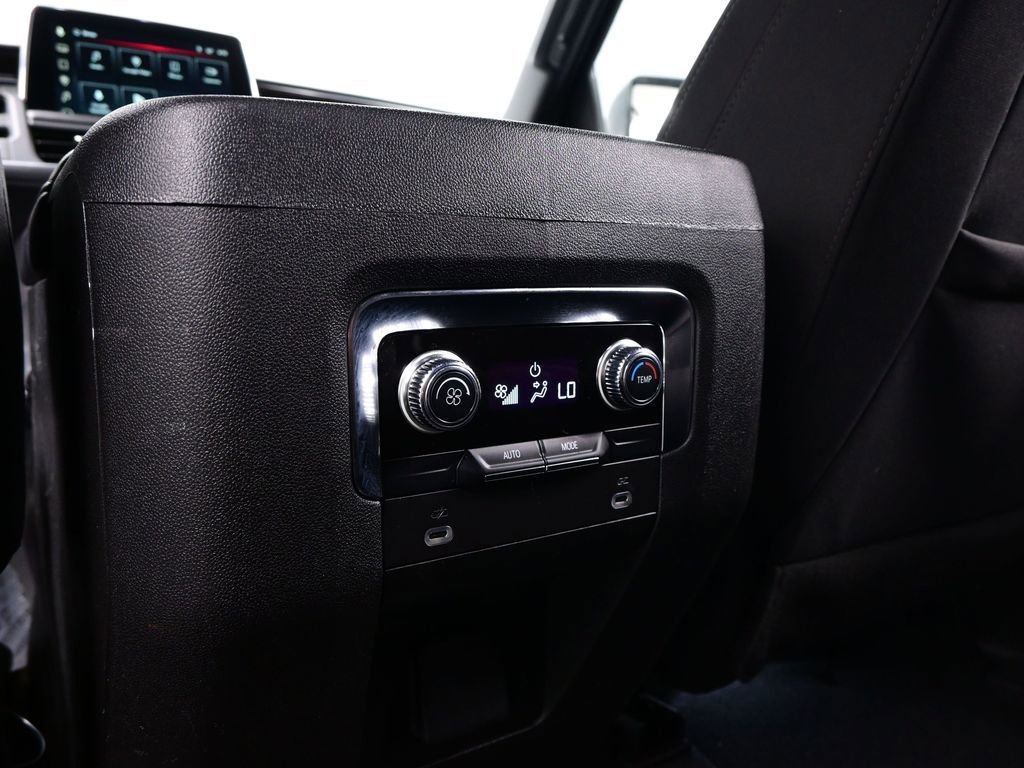 Used 2023 GMC Yukon XL SLE RWD image 24
