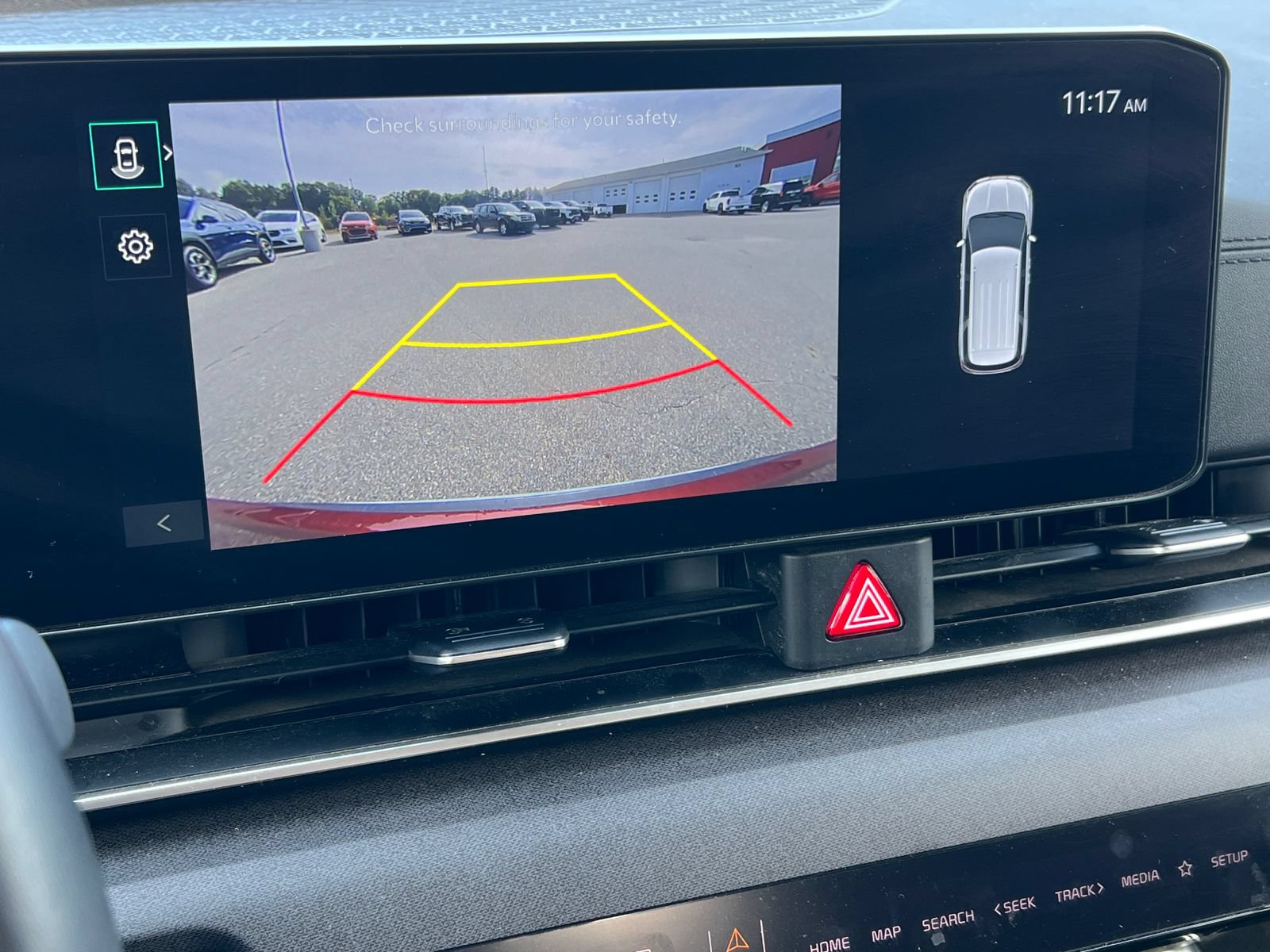 Used 2025 Kia Carnival EX FWD image 7