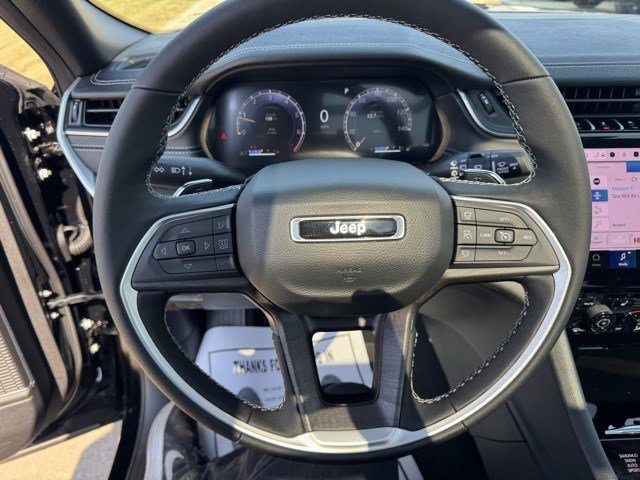 New 2025 Jeep Grand Cherokee Limited image 17