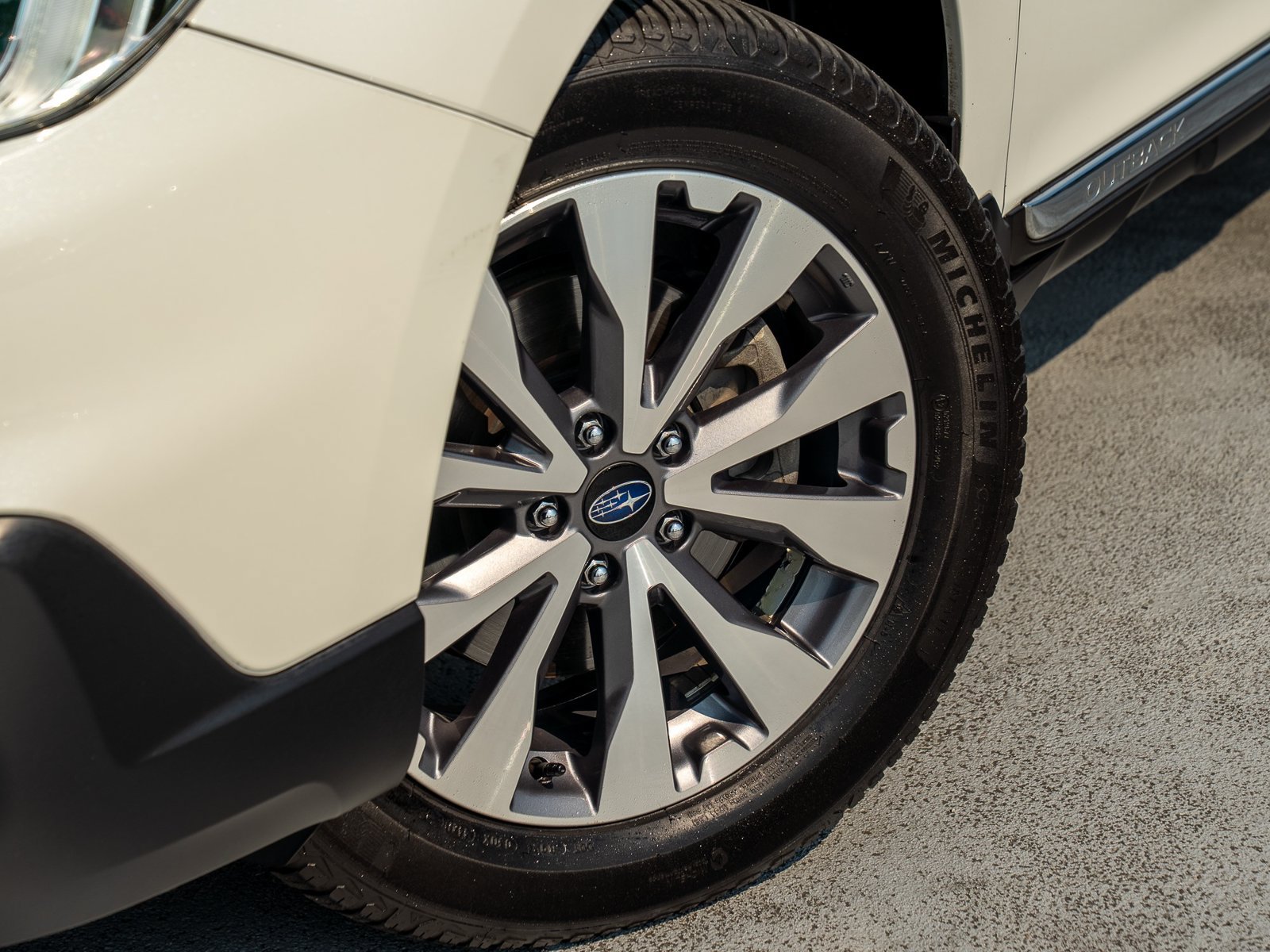 Used 2017 Subaru Outback 3.6R Touring w/ Popular Package #5A AWD/4WD image 12