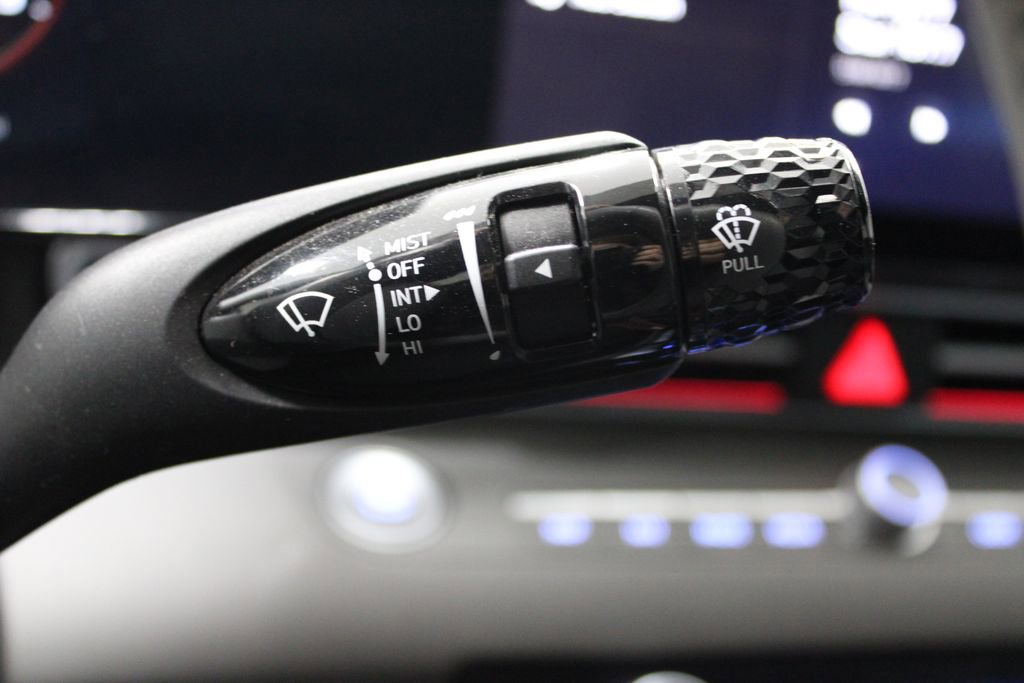 Used 2024 Hyundai Elantra SEL w/ Convenience Package image 22