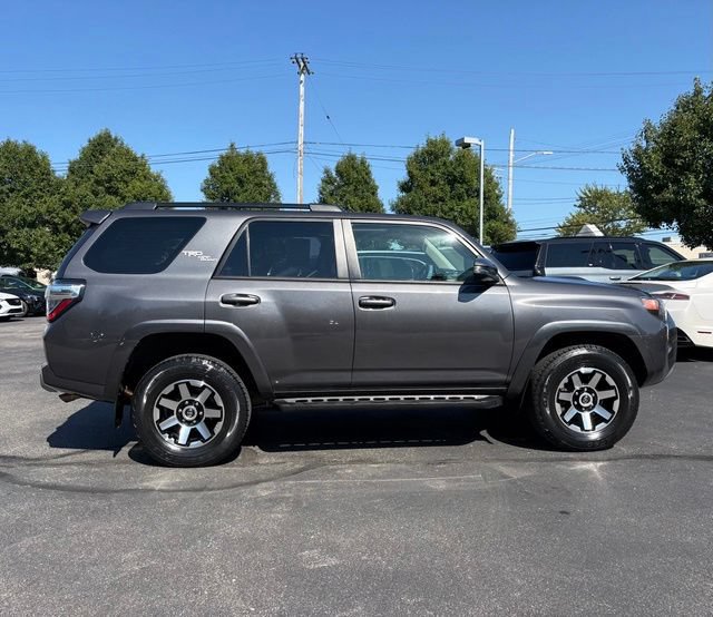 Used 2022 Toyota 4Runner TRD Off-Road Premium w/ Moonroof Package AWD/4WD image 10