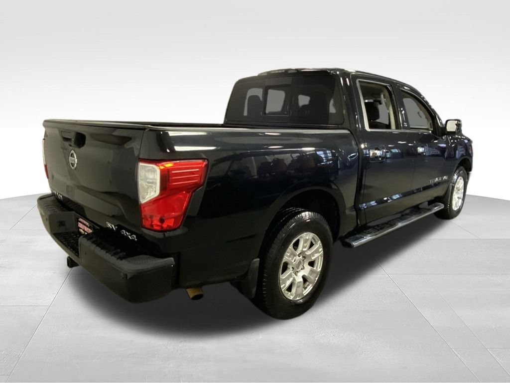 Used 2019 Nissan Titan SV w/ SV Convenience Package AWD/4WD image 10