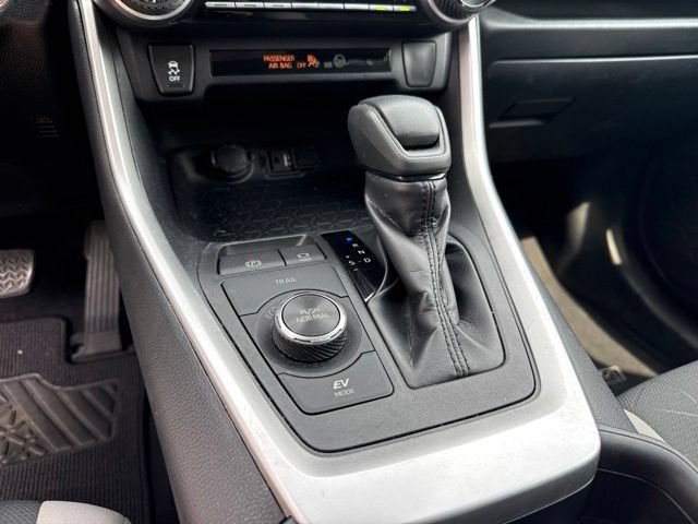Used 2019 Toyota RAV4 XLE w/ Carpet Mat Package AWD/4WD image 11